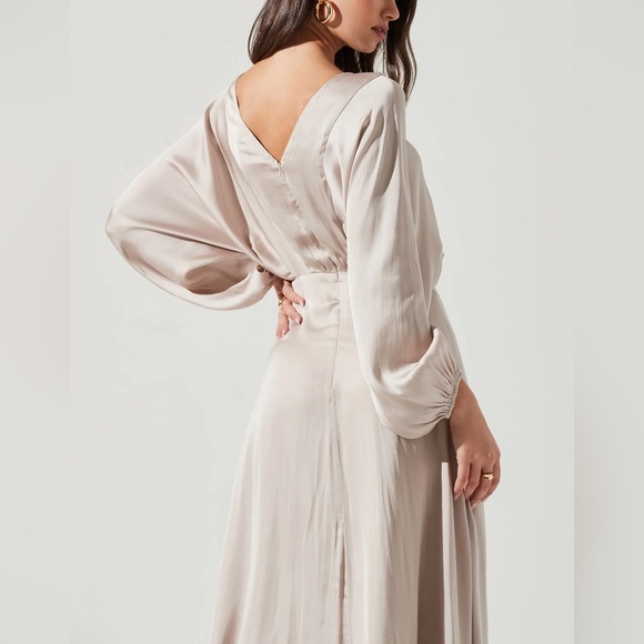 Astr the label MARIN DOLMAN SLEEVE MIDI DRESS - champagne - Picture 3 of 7